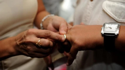 HOMOSEXUALITÉ AU BÉNIN : Manque d&rsquo;éducation ou choix délibéré ? . La position du sociologue Dodji Amouzouvi