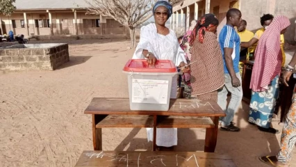 ÉLECTIONS LÉGISLATIVES À NIKKI/APRÈS AVOIR EXPRIMÉ SON DEVOIR CIVIQUE : Dr Jamillah Kissira invite les populations à faire de même