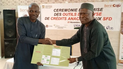 REMISE DES OUTILS D’ANALYSE DE DOSSIERS DE CRÉDITS ANACARDE AUX SFD : Le Projet BeninCajù pour faciliter l’accès au financement