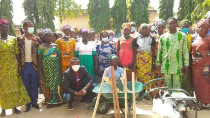 AMÉLIORATION DE LA SÉCURITÉ ALIMENTAIRE DANS LE DÉPARTEMENT DE L&rsquo;ATACORA : L&rsquo;Ong Manitese fait don de kits de maraîchage à des groupements de femmes