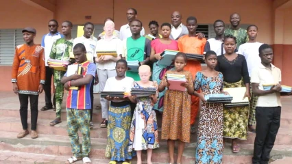 CENTRE DE PROMOTION SOCIALE DES AVEUGLES DE PARAKOU : L’Ong Handi-Talents fait don de cahiers brailles aux meilleurs élèves malvoyants