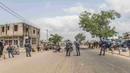 COTONOU/AU PREMIER RANG DE LA MARCHE PACIFIQUE CONTRE LA CHERTÉ DE LA VIE : Les Sg Amoussou et Bachabi arrêtés par la police