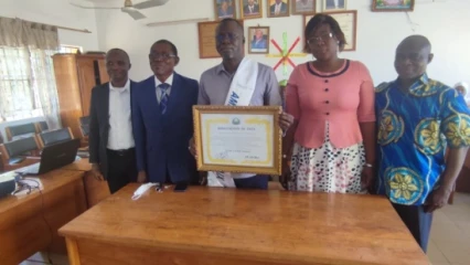 GRÂCE À SON COMBAT POUR LA PROMOTION DES VALEURS MORALES UNIVERSELLES : Inoussa Zimé Chabi distingué ambassadeur de paix  .Une distinction de la Fédération pour la paix universelle