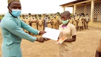 TOUCOUNTOUNA/PROMOTION DE L’EXCELLENCE EN MILIEU SCOLAIRE : L’Ong “Les amis du monde” récompense les meilleurs élèves du Ceg Tampègrè