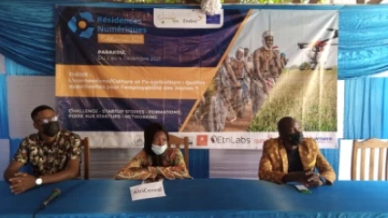 ENTREPRENEURIAT NUMERIQUE A PARAKOU : L’Ong Waxangari Labs présente des opportunités aux jeunes entrepreneurs