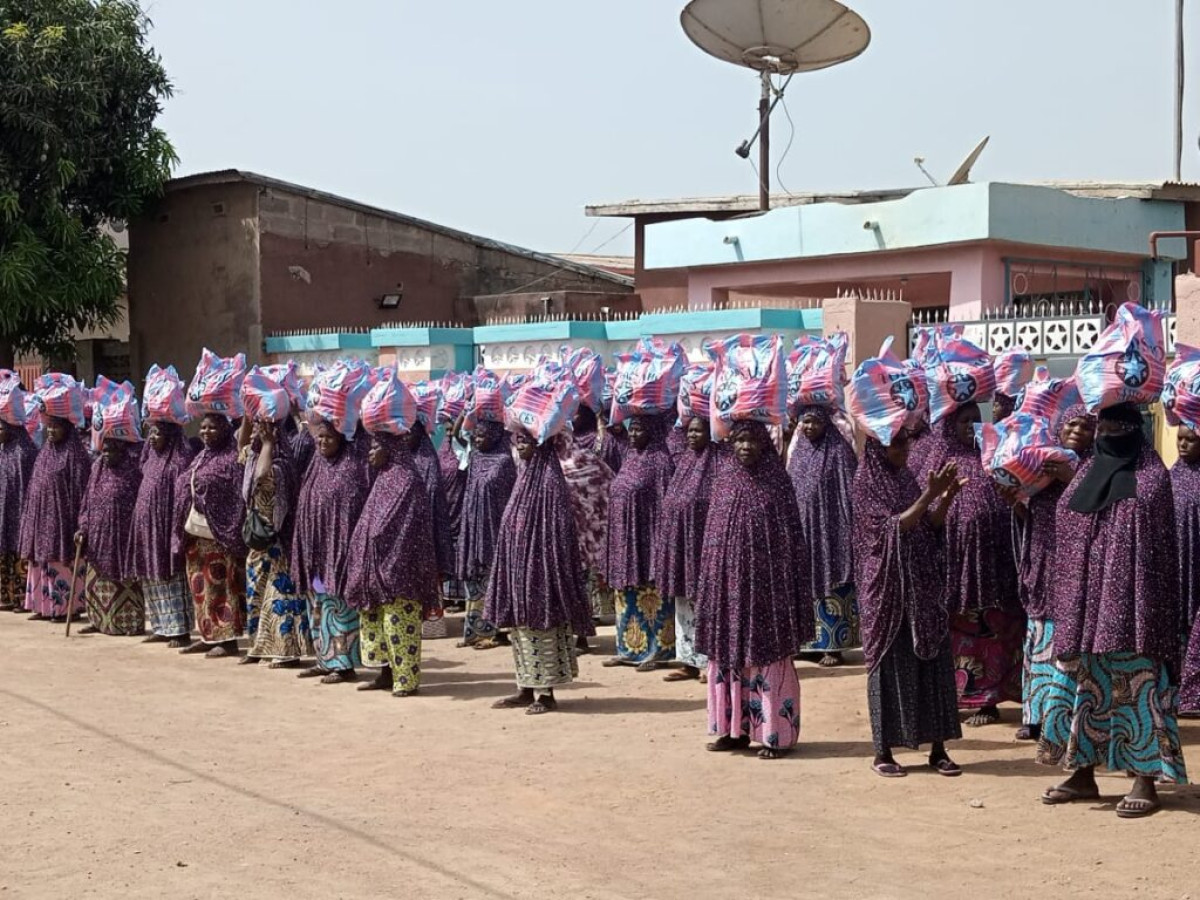 RAMADAN 2024/DON DE KITS ALIMENTAIRES AUX FEMMES DÉMUNIES DE PARAKOU : L&rsquo;Ong Lfces soulage plus de 200 ménages