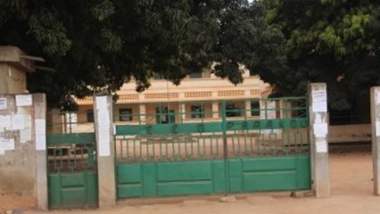 CEG HUBERT MAGA DE PARAKOU : Un élève agresse son enseignant