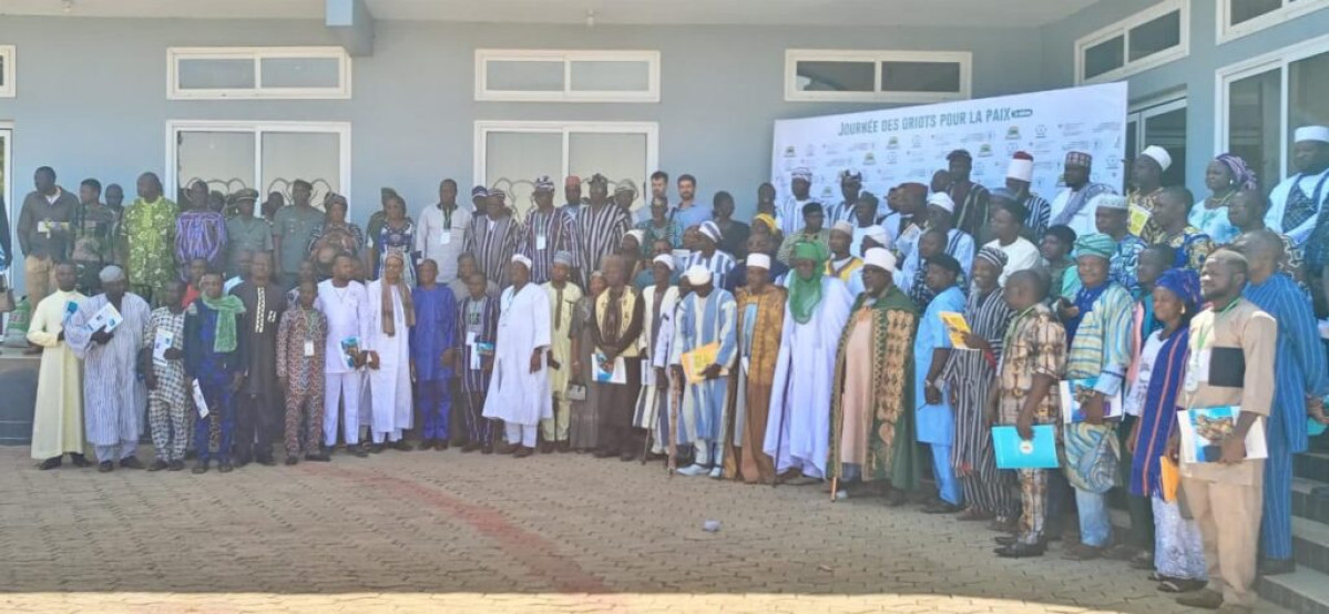 À TRAVERS LA JOURNÉE DES GRIOTS POUR LA PAIX  : L&rsquo;Adecob contribue à la prévention de l&rsquo;extrémisme violent  . La Coopération Suisse et l&rsquo;Abegief, grands soutiens de l&rsquo;initiative    