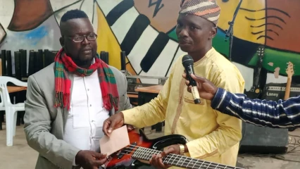 PARAKOU/CONCOURS DE MUSIQUE TRADITIONNELLE « KONKOMMA » AU PROFIT DES ARTISTES DU BORGOU : Garou N’Douro Bagoudou gagne le pari de la détection des talents . L’orchestre de Bouey de Bembéréké sacré champion