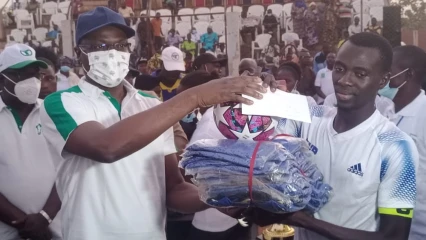 FINALE DU TOURNOI DES ENGAGÉS DU BLOC RÉPUBLICAIN :  Autour du cuir rond, Adambi communie avec la jeunesse parakoise