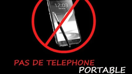 USAGE DU TÉLÉPHONE PORTABLE : Le doux poison inséparable des temps modernes