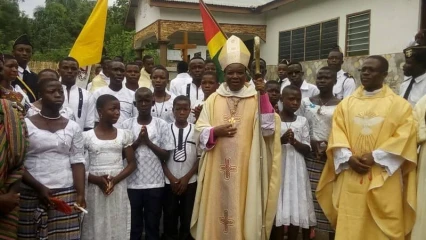 POUR NON RESPECT DES MESURES PRÉVENTIVES CONTRE LE CORONAVIRUS A POBE ET A PORTO-NOVO : Des hommes de Dieu entre les mains de la police