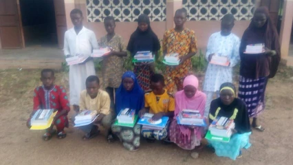 RENTREE SCOLAIRE 2018-2019 A NIKKI : Sylla Adamou distribue des fournitures scolaires aux écoliers méritants