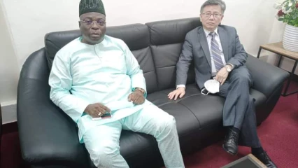 ASSEMBLEE NATIONALE/GRACE AU LEADERSHIP DE L&rsquo;HE RACHIDI GBADAMASSI : L&rsquo;ambassadeur de la Chine fait don de matériels informatiques et roulants