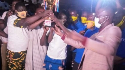 A TRAVERS LE CHAMPIONNAT DE JEUX DE PIQUE TALON K.O 2021 :  Toko rallie la jeunesse de Parakou à la cause de Talon  . L’équipe ‘’ L’homme doit’’ de Banikanni sacrée championne