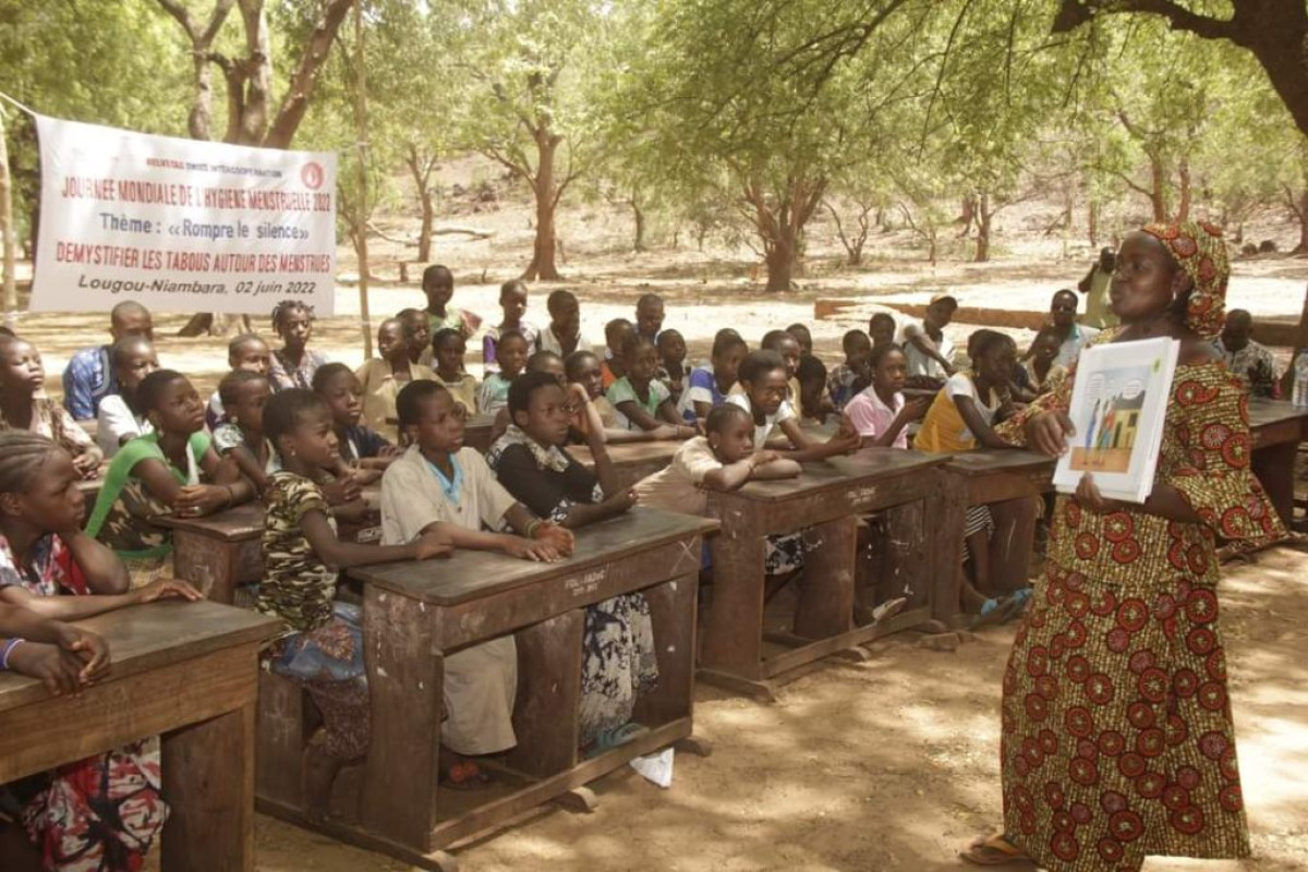 CÉLÉBRATION DE LA JOURNÉE MONDIALE DE L&rsquo;HYGIÈNE MENSTRUELLE À SÉGBANA : Helvetas s&rsquo;engage à briser le tabou autour de la pratique