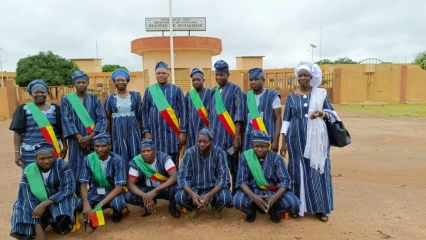 1ER AOÛT 2023 À KOUANDÉ : Le conseil communal et la Secrétaire Exécutive valorisent le pagne traditionnel tissé « baru bekuru »  . Une indépendance vestimentaire qui doit faire école