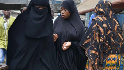 PORT DU VOILE PAR LES FEMMES MUSULMANES DANS LES ADMINISTRATIONS AU BÉNIN  : Les préjugés sociaux, un frein à la pratique d&rsquo;une prescription religieuse 