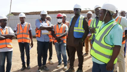 CONSTRUCTION DU PALAIS ROYAL ET L’ARÈNE DE LA GAANI DE NIKKI : Une équipe gouvernementale en visite d’inspection 