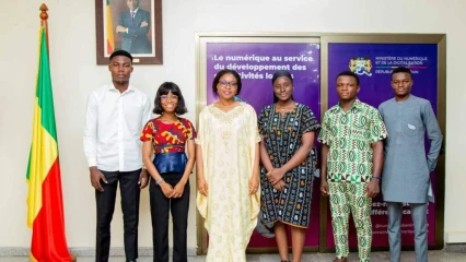 CONCOURS HACKATHON IA CHALLENGE MULTIMODAL ET MULTILINGUE DU BÉNIN : Aurélie Adam Soulé reçoit l’équipe gagnante « Imolè »