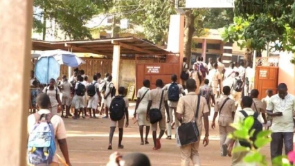BENIN : Un élève enceinte trois de ses camarades du même collège  • Voici la sanction sévère prise par l’administration à son encontre