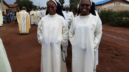 « SOEURS DOMINICAINES DE L’ANONCIATA » DE L’EGLISE CATHOLIQUE DU BENIN : Audrey Hounyo et Régina Abitan scellent leur pacte avec Jésus-Christ