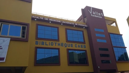 UNIVERSITÉ DE PARAKOU : La Fondation Vallet inaugure une nouvelle bibliothèque Caeb-Faculté de Médecine