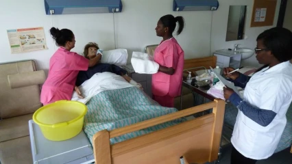 BÉNIN : Le recrutement de 550 professionnels de santé lancé