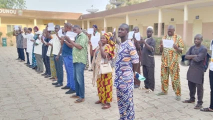 GOGOUNOU/EXASPÉRÉS PAR LES MÉPRIS DE LEUR SECRÉTAIRE EXÉCUTIF : Les agents décrient la gestion du Se Éric Mongbo  . Ils manifestent leur mécontentement et exigent leurs droits