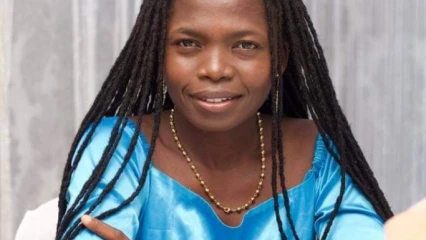 AFRIQUE : L&rsquo;artiste Anna Teko défend la peau noire