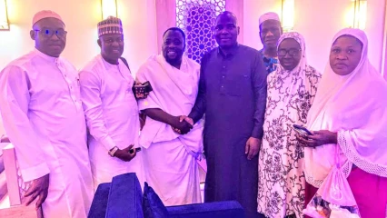 HADJ 2023 : L&rsquo;ambassadeur Bagoudou rend visite aux pèlerins du groupe Ifè Voyages