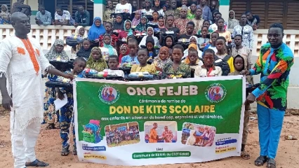 Distribution de kits scolaires par l'ong Fejeb à Kalalé: Dr Jamillah, garantit l'avenir de plusieurs enfants vulnérables