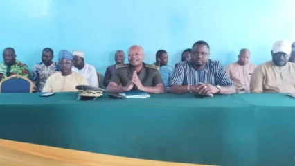 ALIBORI/TOURNÉE STATUTAIRE DU PRÉFET BELLO KY-SAMAH : À Banikoara, le maire Bio Sarako présente l’état de sa commune