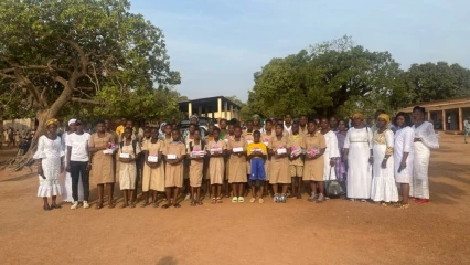 Promotion de l’éducation scolaire des filles au ceg titirou: les meilleures apprenantes distinguées 