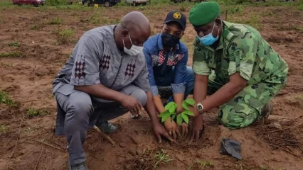 37E JOURNEE NATIONALE DE L’ARBRE DANS LE BORGOU : Le préfet Cissé a sacrifié à la tradition . 1 055 de plants mis en terre