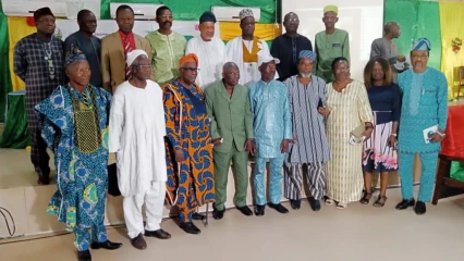 À TRAVERS UNE GRANDE CÉRÉMONIE D&rsquo;HOMMAGE À L&rsquo;UAC : Le Professeur John Igue célébré par la communauté Universitaire du Bénin et d&rsquo;Afrique . Pari gagné pour le Lares