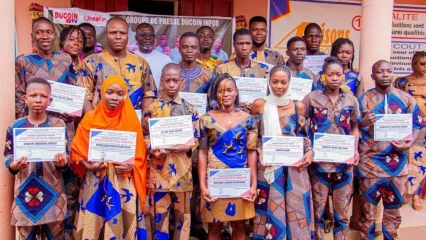 FORMATION EN CADRAGE-MONTAGE ET INFOGRAPHIE-PHOTOGRAPHIE : Ducoin infos libère 17 étudiants   . Samou Adambi parrain de l’initiative 