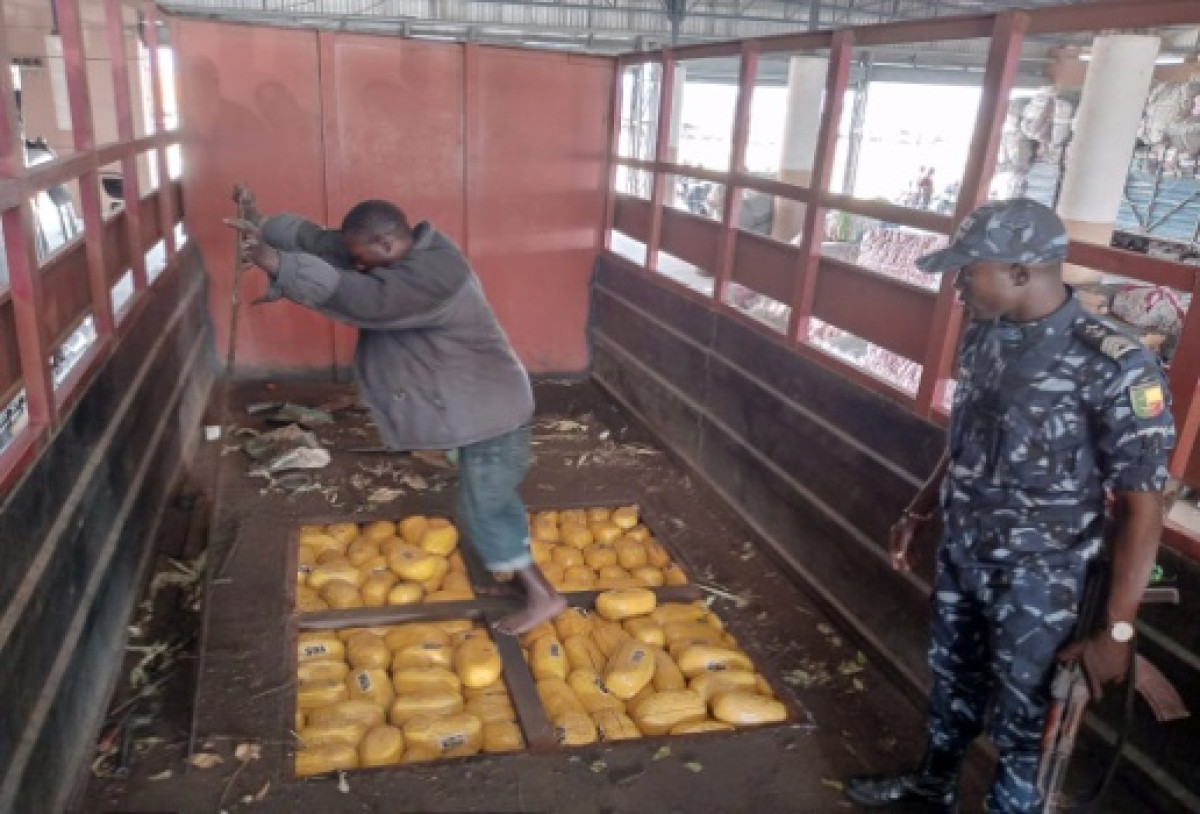 BÉNIN/SAISIE DE 2 388 BOULES DE DROGUE À SÈMÈ-KRAKÉ : Le commandant Bienvenu Mayaba et son équipe réalisent un exploit