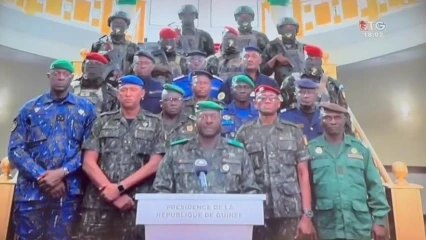 GUINÉE CONAKRY : La junte au pouvoir dissout le gouvernement  . Les grandes mesures prises