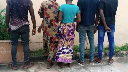 EXPLOITS DU COMMISSARIAT DU PREMIER ARRONDISSEMENT DE PARAKOU : Deux réseaux de voleurs de portes métalliques et de braqueurs démantelés