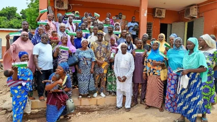 DANS LE CADRE DE LA MISE EN ŒUVRE DU PROJET COSO À NIKKI : Le maire Roland Lafia Joseph remet les chèques à 26 Adv
