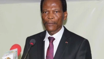CANDIDE AZANAI AU SUJET DE LA STATUE DE L’AMAZONE À COTONOU : « Le royaume du Danxomè n’a jamais produit une seule amazone »