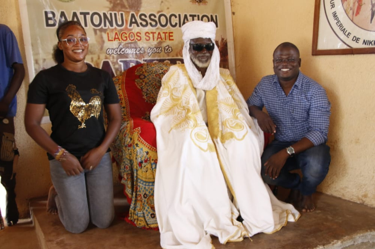 BÉNIN/DAABAARU MÉDIAS TOUR : L&rsquo;équipe de Bok Sarl reçue par l&rsquo;Empereur de Nikki  et à la Radio Su Tii Dera