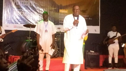 PARAKOU: Un concert gospel interrompu juste après la prestation de Boni Yayi  . Le Promoteur embarqué 