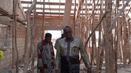 CONSTRUCTION DU CENTRE DE L’EXCELLENCE SEPTENTRIONALE DE FOOTBALL DE N’DALI : Le maire Daouda Méré en visite d’inspection