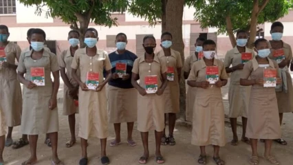 MOTIVATION DES ELEVES FILLES DE PARAKOU AUX SERIES SCIENTIFIQUES : La Fondation Hystérésis en fait une préoccupation majeure • Des bréviaires distribués aux apprenantes