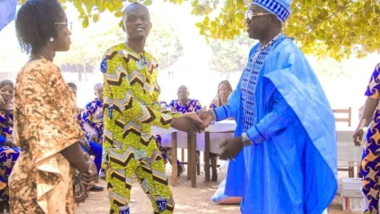 Cinquième édition des retrouvailles du fan club Aziz Touré à parakou: Touré, plus qu&rsquo;un artiste, un pont social au service des plus démunis 