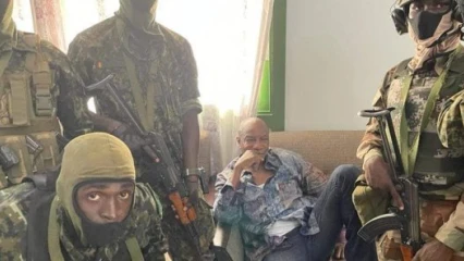 COUP D’ETAT EN GUINEE : Le président Alpha Condé arrêté par les putschistes