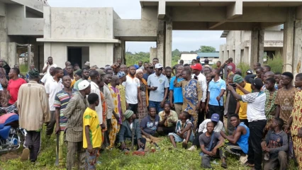 Après l'annonce de la reprise des travaux de construction de l'hôpital de zone de Tchaourou :Le maire Rafiou Owotché mobilise ses populations pour le nettoyage du chantier
