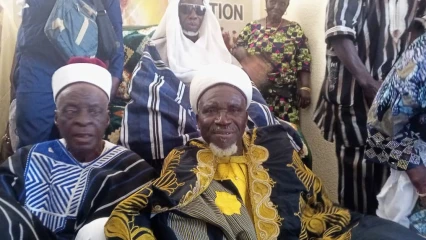 Visite de courtoisie du roi de Tchaourou à Nikki : sounon Sourou Boukoudouwari Ado II reçoit les bénédictions de l’empereur de Nikki